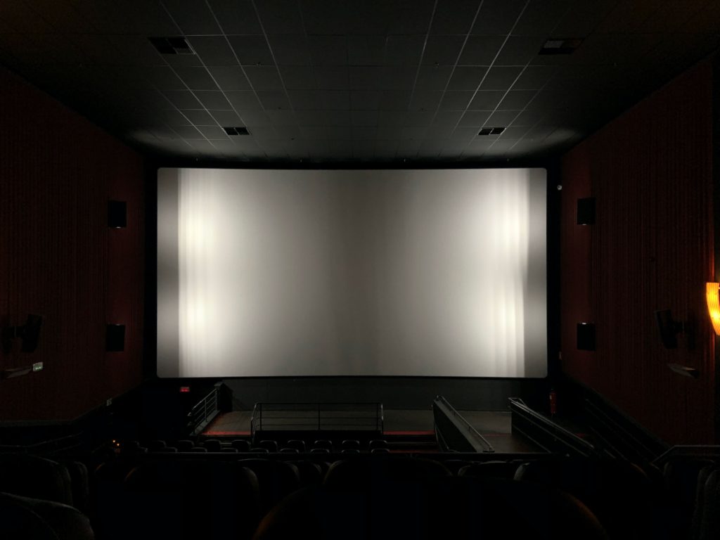 16:9 vs 4:3 projector screen